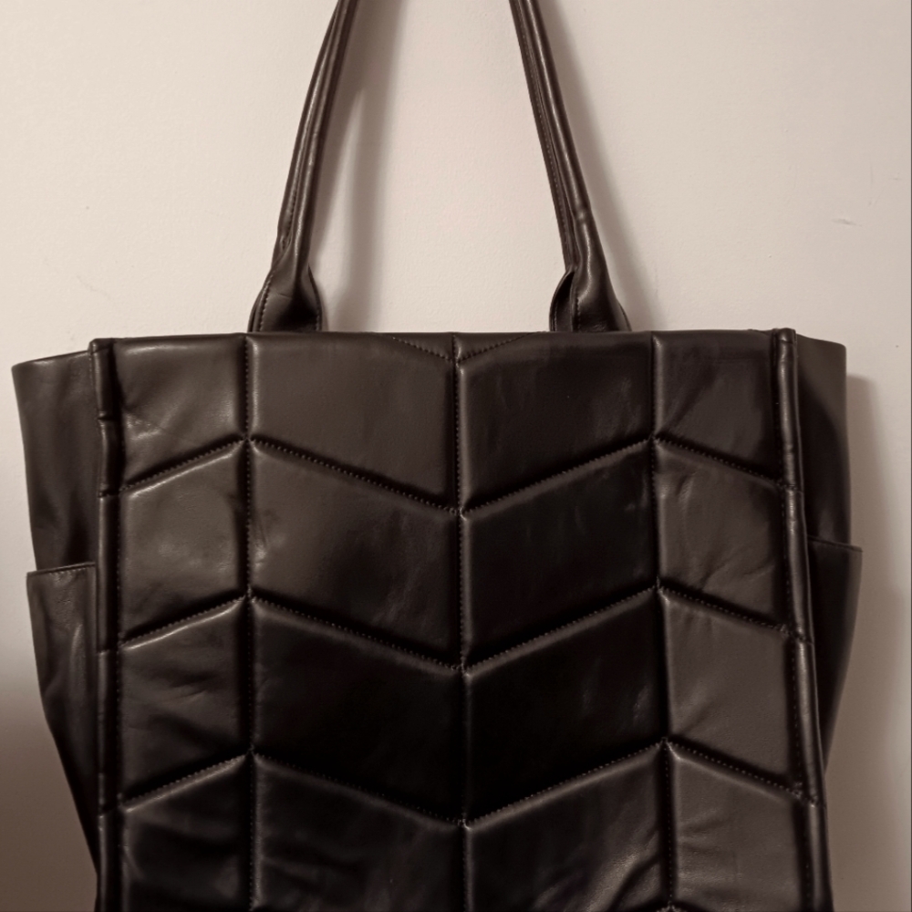A New Day Quilt Large Boxy  Black-Quilt Tote/Handbag